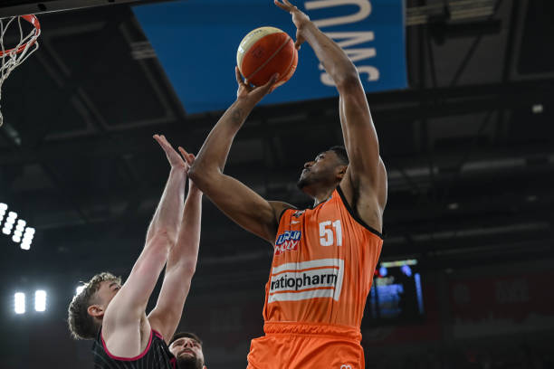 地融合在一 地融合在一