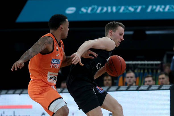 阿莱克西斯 阿莱克西斯